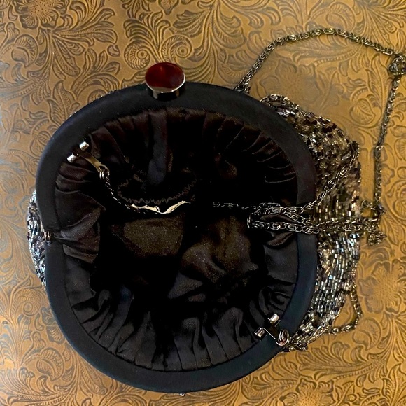 SPARKLING MOYNA CLUTCH BAG - Picture 3 of 3